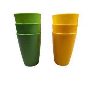 Tupperware Kids 6 piece set Bell Tumblers, 3 Green 3 Yellow Made In USA 4oz